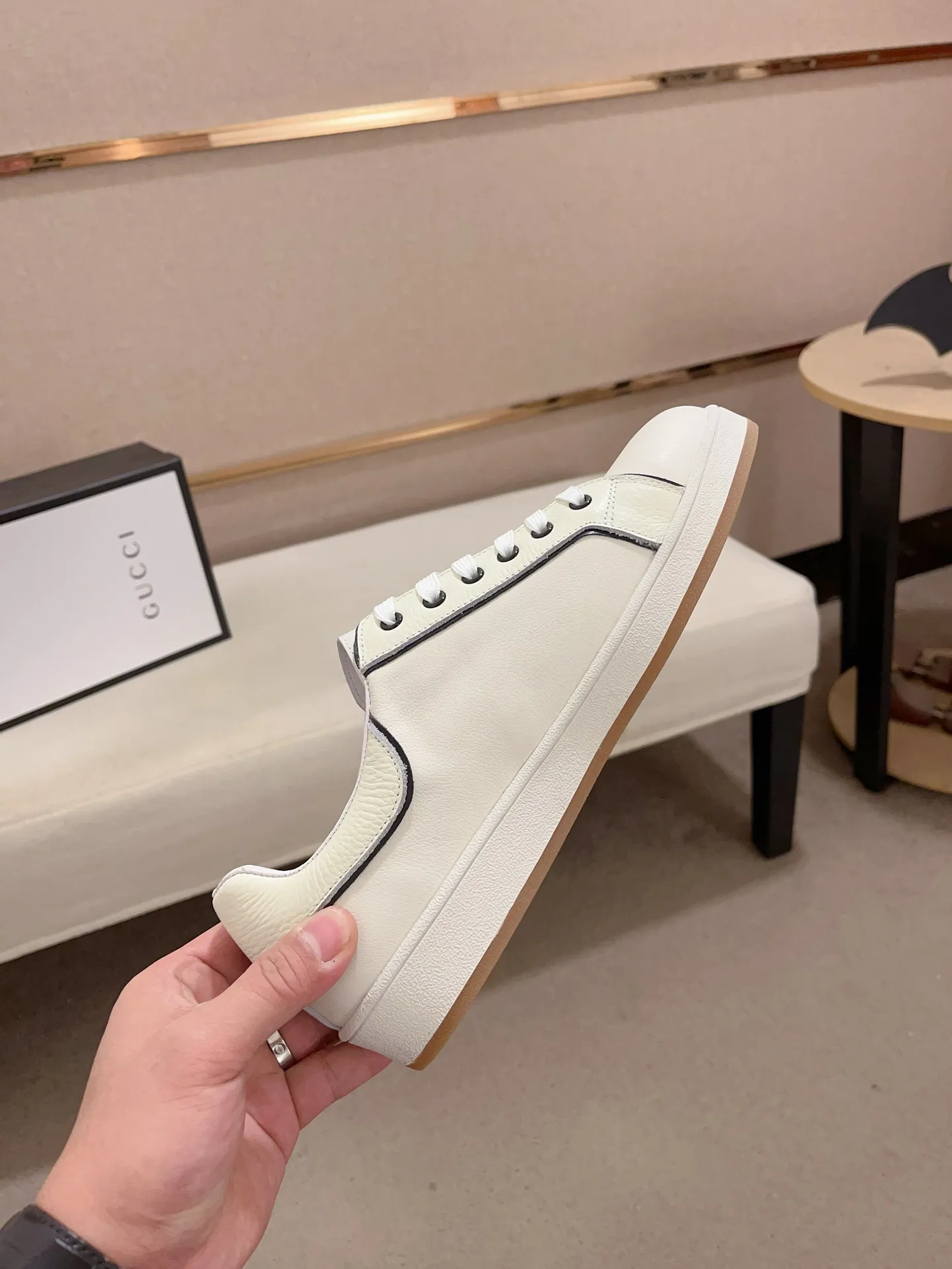 Men's shoes💰 440💰🇮🇹🇮🇹GUCCI(Gucci)🔍🔍new style Available simultaneously at counters, upper 🇮🇹 Italian imported cowhide, fully imported genuine leather lining 💪💪, completely 1⃣️ to 1⃣️ replica 🇮🇹💪💪, ⚠ sole : The original sole is specially provided by the original factory. The exclusive movable molded sole is super comfortable. ⚠Original factory goods, 🔍🔍high quality, you can enter and leave the counter at will, welcome to compare⚠. Code number:38-44